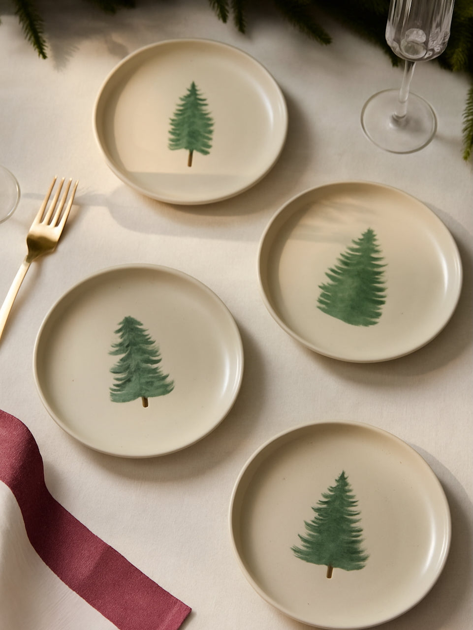 Set of 4 Christmas Plates
