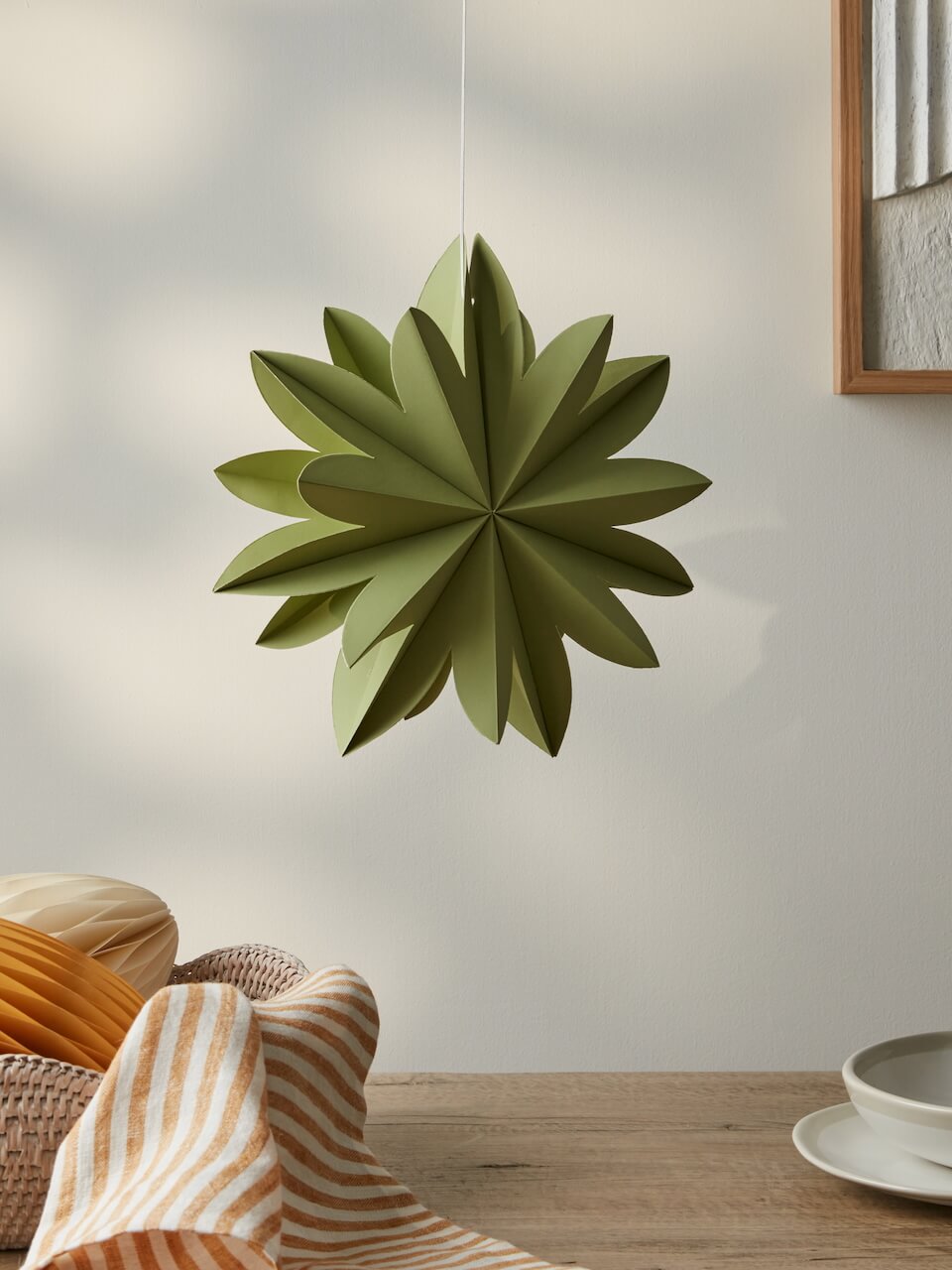 Green Paper Hanging Easter Decoration