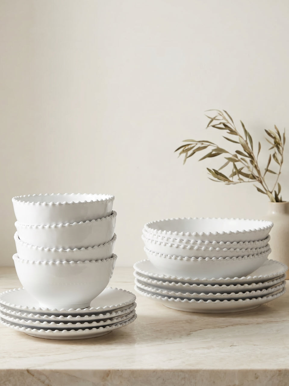 Pearl Stoneware 16 Piece Dinner Set