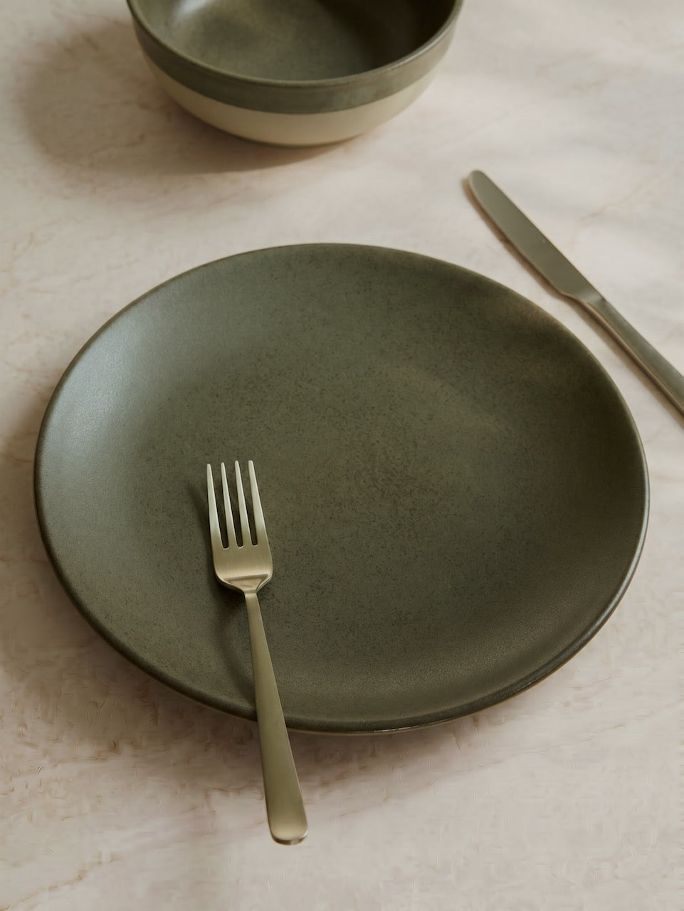 Arenito Olive Stoneware 16 Piece Dinner Set