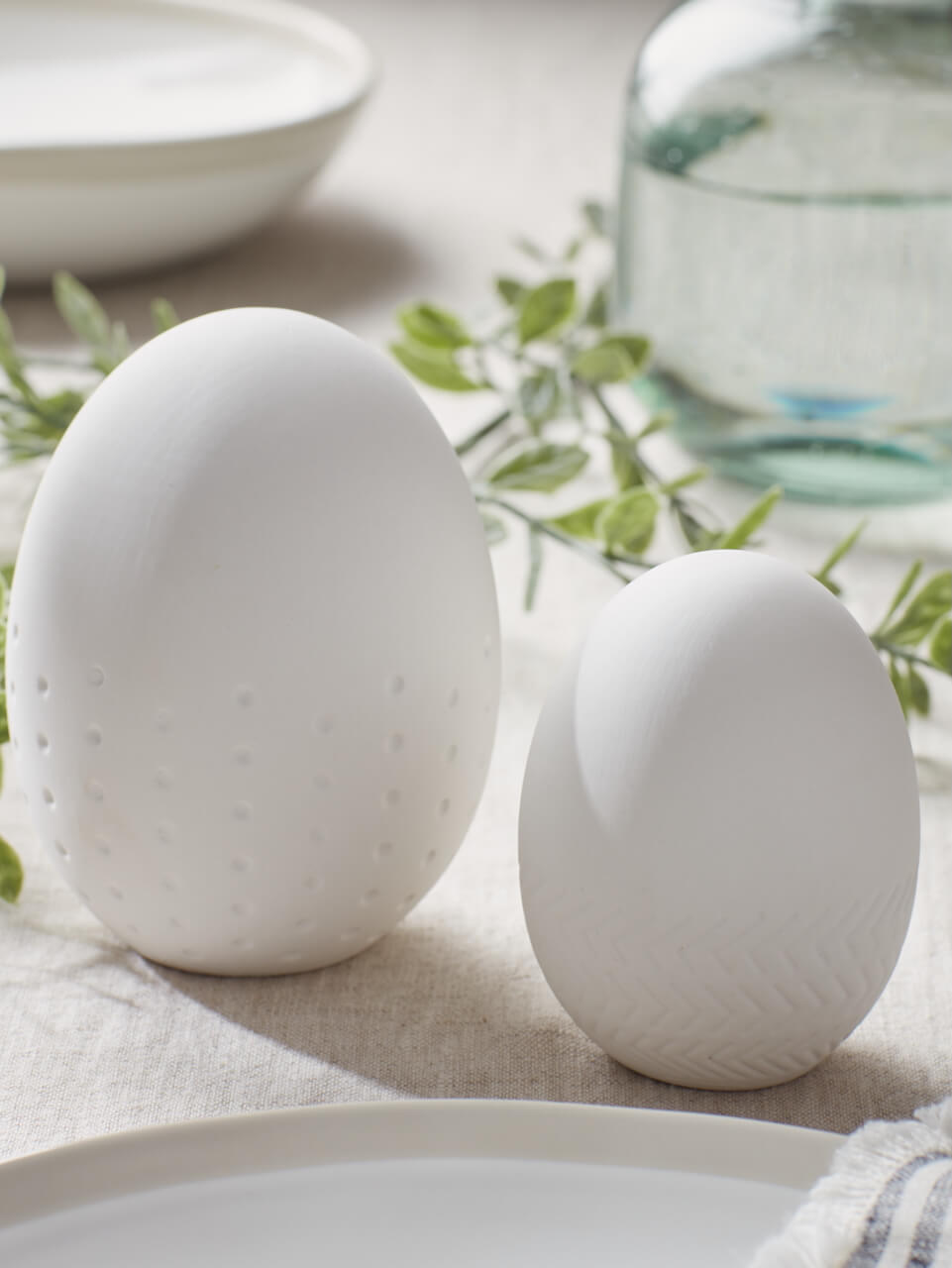 Set of 2 Detailed White Ceramic Egg Decorations
