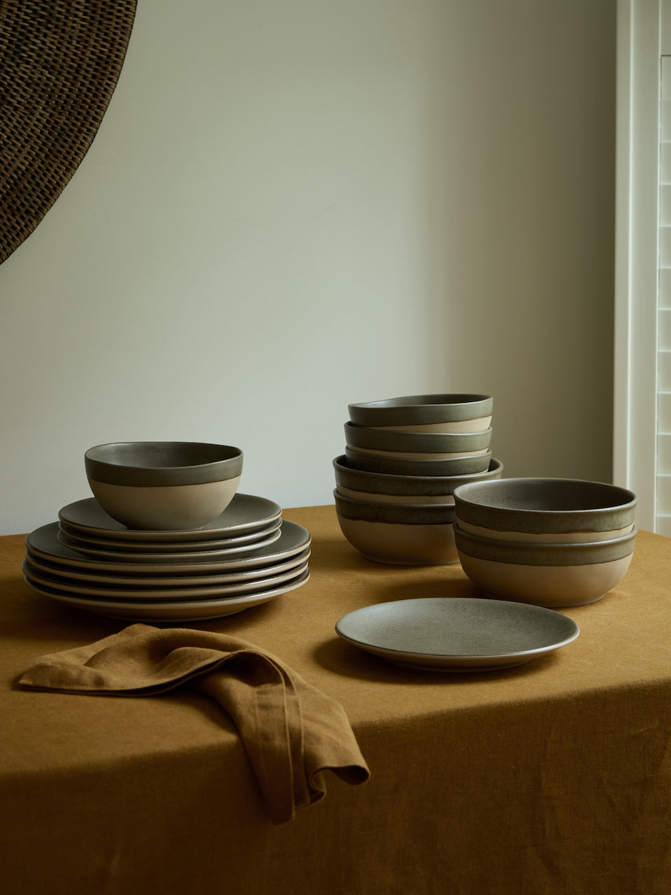 Arenito Olive Stoneware 16 Piece Dinner Set