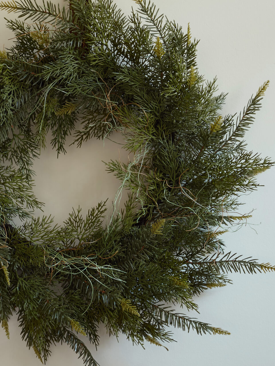 60cm Mixed Fir Wreath