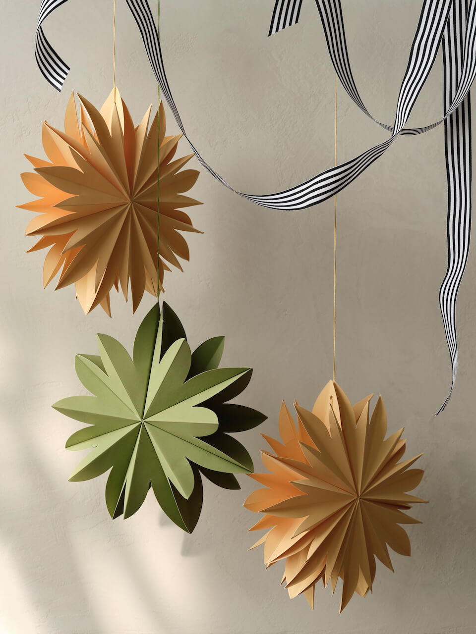 Green Paper Hanging  Easter Decoration