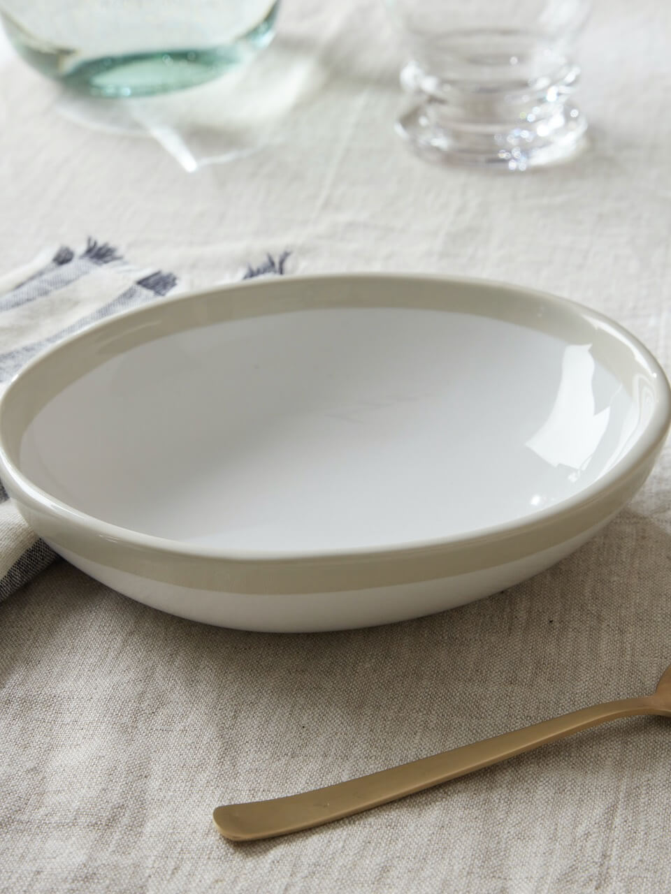 Vela Tableware